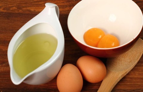 olive-oil-and-egg-yolk-face-mask_large